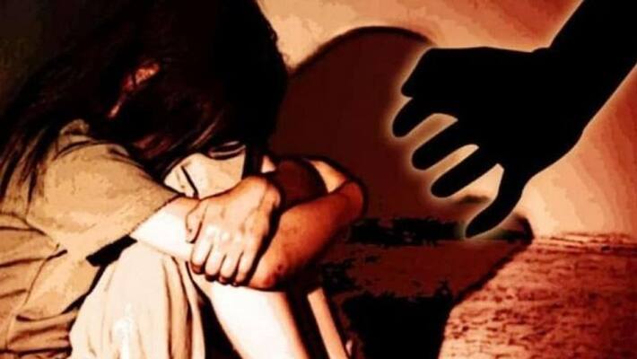 Banda A minor was kidnapped and raped victims mother said police is pressurizing agreement by giving money Banda A minor was kidnapped and raped victims mother said police is pressurizing agreement by giving money