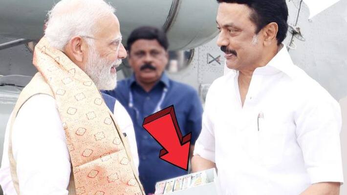 CM MK Stalin presented Ponniyin Selvan book to PM Modi at tn visit CM MK Stalin presented Ponniyin Selvan book to PM Modi at tn visit