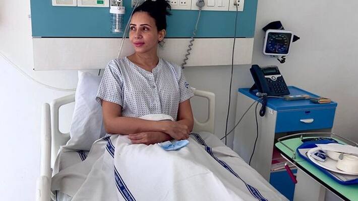 Actress Rozlyn Khan diagnosed with cancer, Reveals On Social Media GGA Actress Rozlyn Khan diagnosed with cancer, Reveals On Social Media GGA
