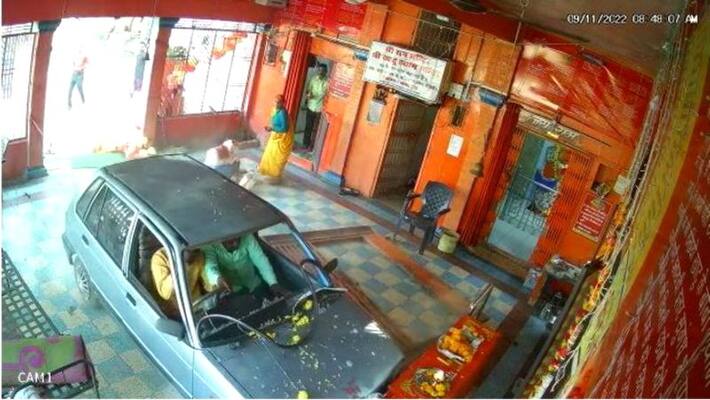 pratapgarh news uncontrol car seen entering khatushyam temple in cctv video asc pratapgarh news uncontrol car seen entering khatushyam temple in cctv video asc