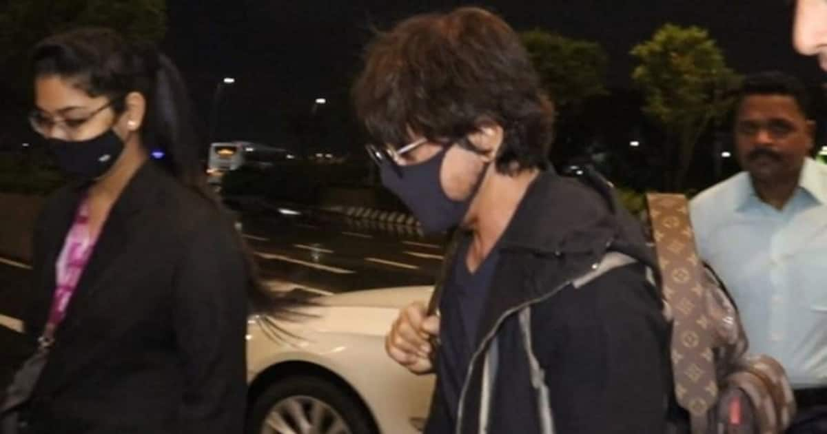 Not Shah Rukh Khan but his bodyguard was stopped at Mumbai airport by  customs