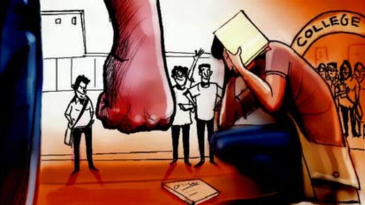 Ragging Dental Student for Government Seat Issue at Sullia in Dakshina Kannada grg Ragging Dental Student for Government Seat Issue at Sullia in Dakshina Kannada grg