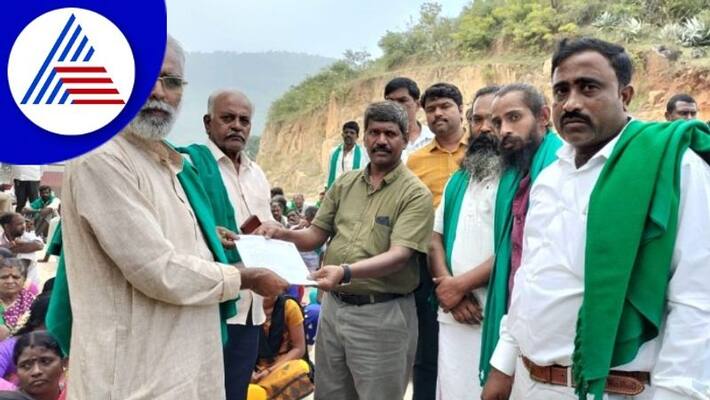 Forced to abandon tiger protected forest area Farmers union protests Forced to abandon tiger protected forest area Farmers union protests