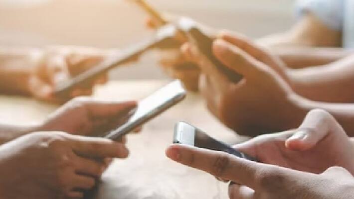 US High School Bans Smartphones Students life Improves well gow US High School Bans Smartphones Students life Improves well gow
