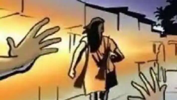Sitapur girl left school due to molestation father appealed for help Sitapur girl left school due to molestation father appealed for help