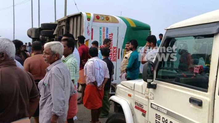 bus accident Sabarimala Pilgrims route will be diverted bus accident Sabarimala Pilgrims route will be diverted