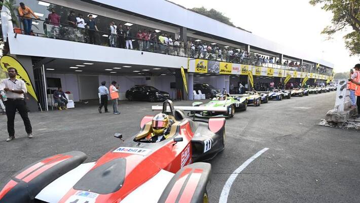 Indian Racing League in Hyderabad.. Traffic Advisory issued.. Restrictions in many places Indian Racing League in Hyderabad.. Traffic Advisory issued.. Restrictions in many places