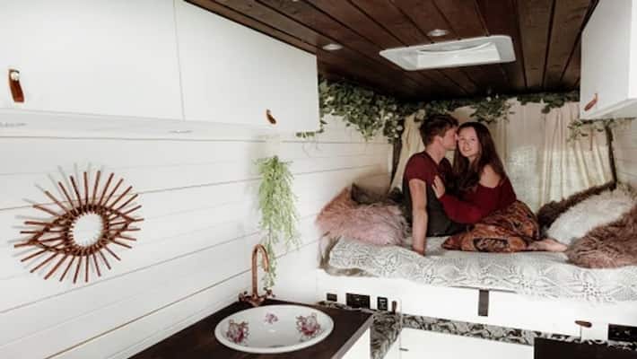 Couple traumatized by lockdown settled lifestyle to travel the world in a van NTP Couple traumatized by lockdown settled lifestyle to travel the world in a van NTP