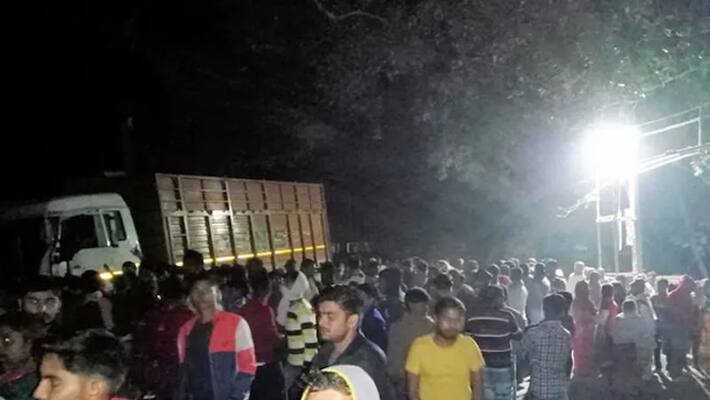 A truck plowed into the marchers, 12 people including children and woman died in Vaishali District of Bihar akb A truck plowed into the marchers, 12 people including children and woman died in Vaishali District of Bihar akb