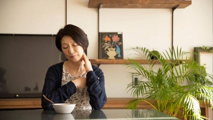 symptom of silent killer cancer you might notice at meal times NtP symptom of silent killer cancer you might notice at meal times NtP