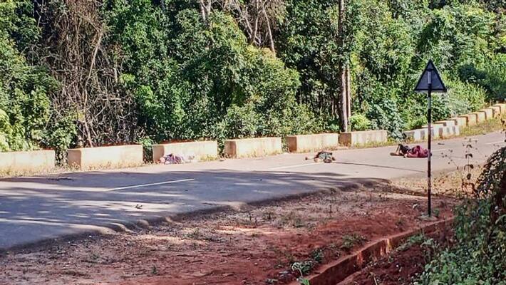 4 killed in violence in Assam Meghalaya border 4 killed in violence in Assam Meghalaya border
