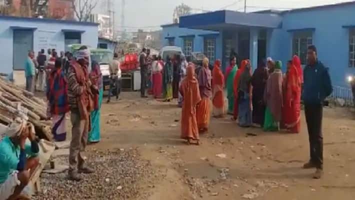 Three including husband and wife died due to high speed car overturning in the canal uja Three including husband and wife died due to high speed car overturning in the canal uja