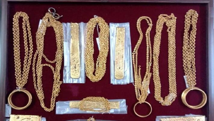 12 kg gold seized at coimbatore airport and four people arrested 12 kg gold seized at coimbatore airport and four people arrested