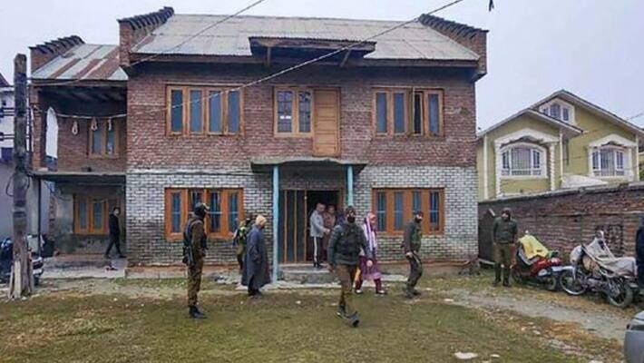 crackdown on banned group jamaat e islami in kashmir assets worth 90 crore seized ash crackdown on banned group jamaat e islami in kashmir assets worth 90 crore seized ash