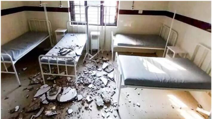 ceiling collapsed and fell on the bed in Alappuzha general hospital womens ward ceiling collapsed and fell on the bed in Alappuzha general hospital womens ward