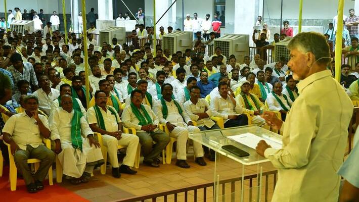 tdp chief chandrababu naidu make phone call to victims of macherla violence tdp chief chandrababu naidu make phone call to victims of macherla violence