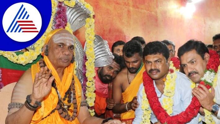 Just as important as a meal give good words and thoughts says shree shivamogga rav Just as important as a meal give good words and thoughts says shree shivamogga rav