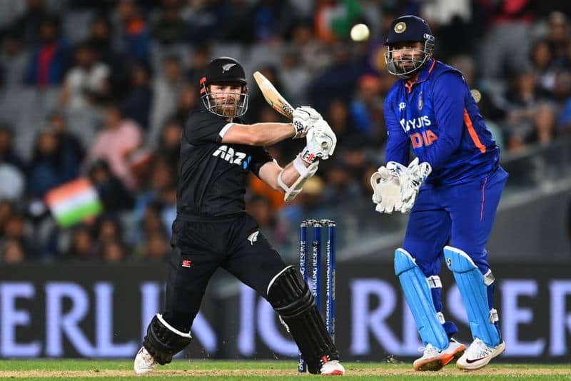 New Zealand beat India by 7 Wickets in 1st ODI, Tom Latham hits ton