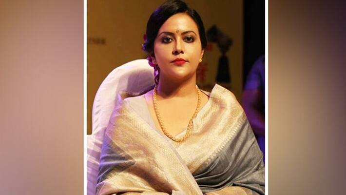 Devendra Fadnavis wife Amruta Fadnavis termed PM Narendra Modi Father of the Nation Devendra Fadnavis wife Amruta Fadnavis termed PM Narendra Modi Father of the Nation