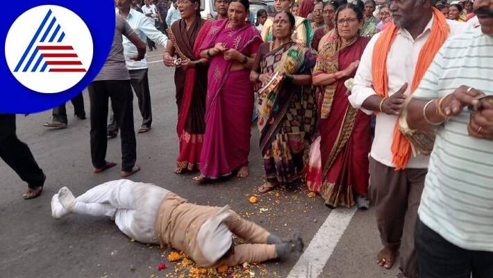 Telanganas Matha Sasikala Panchala has been doing 200 km of urulu seva for the welfare of the people gvd Telanganas Matha Sasikala Panchala has been doing 200 km of urulu seva for the welfare of the people gvd
