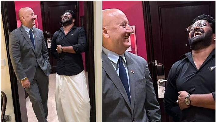 Kantara hero Rishab Shetty meets Anupam Kher and madhur bhandarkar sgk Kantara hero Rishab Shetty meets Anupam Kher and madhur bhandarkar sgk