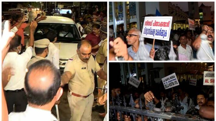 Unified Mass Controversy: In Kochi, Bishop Andrews is blocked and sent back. Unified Mass Controversy: In Kochi, Bishop Andrews is blocked and sent back.