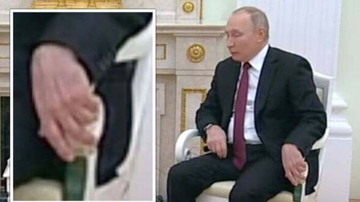 Vladimir Putin's Hands Turn Purple As He Is Seen Shaking During Meeting Vladimir Putin's Hands Turn Purple As He Is Seen Shaking During Meeting