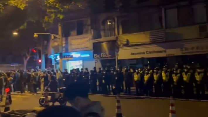 Chinas Covid 29 cases hit record high as people hold anti lockdown protests across country AJR Chinas Covid 29 cases hit record high as people hold anti lockdown protests across country AJR