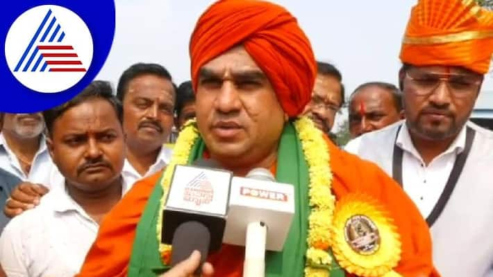 Basavajaya Mruthyunjaya Swamiji Slams On CM Basavaraj Bommai Over Reservation gvd Basavajaya Mruthyunjaya Swamiji Slams On CM Basavaraj Bommai Over Reservation gvd