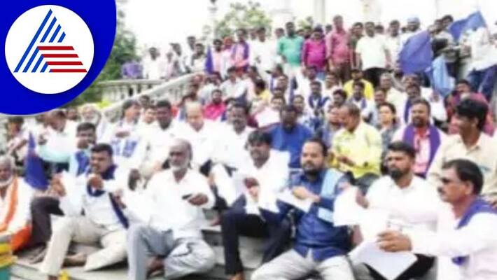 Dalit Sangharsha Committee protest against Central Govt at Mysuru gvd Dalit Sangharsha Committee protest against Central Govt at Mysuru gvd