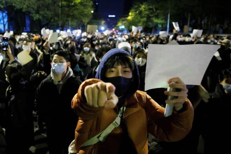 China Lockdown : As protests spread in China, people chant 'Step down, 