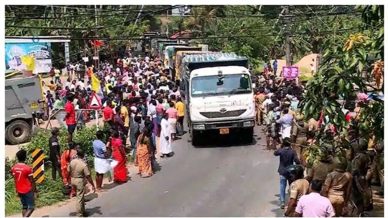 protest against  Adani port.: Attack on the Vizhinjam police station: Following consensual talks, tension has subsided