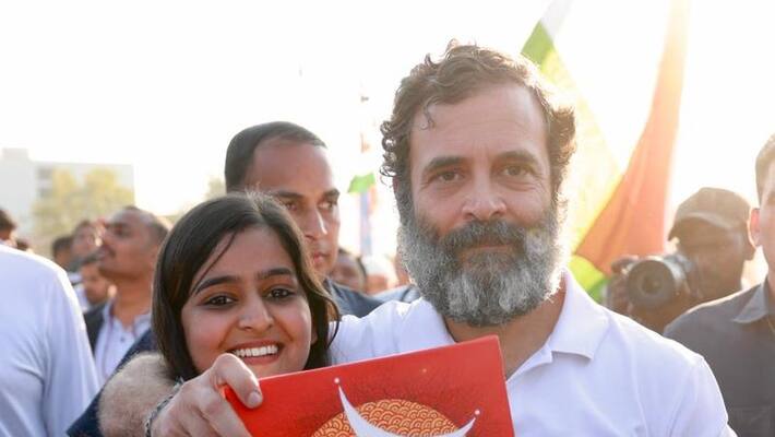 Madhya Pradesh government school teacher has been suspended for participating in the Cong's Bharat Jodo Yatra. Madhya Pradesh government school teacher has been suspended for participating in the Cong's Bharat Jodo Yatra.