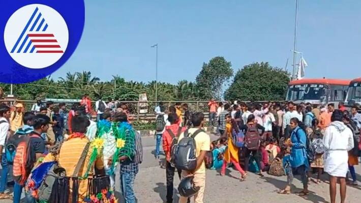 On one side there is no bus other side there is no building Students came to the street rav On one side there is no bus other side there is no building Students came to the street rav