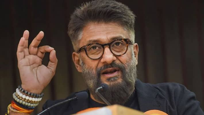 Vivek Agnihotri reacts to terror outfit's threat to Kashmiri Pandits Vivek Agnihotri reacts to terror outfit's threat to Kashmiri Pandits