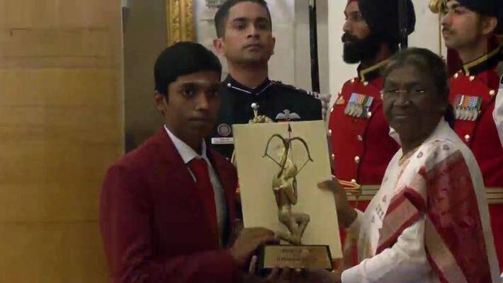 India President Draupadi Murmu have presented national sports awards to winners India President Draupadi Murmu have presented national sports awards to winners