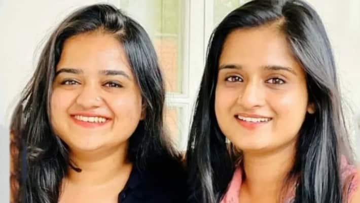 Gopika Anil share her photo with sister Keerthana Anil Gopika Anil share her photo with sister Keerthana Anil