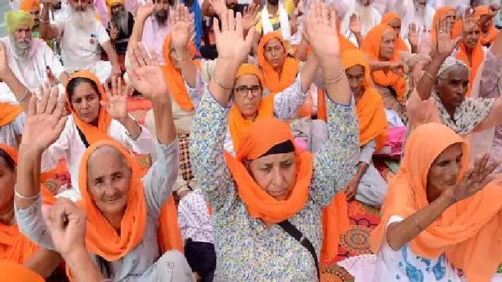 Punjab Police lathi charge Mazdoor Union people marching towards CM Bhagwant Mann residence in Sangrur san Punjab Police lathi charge Mazdoor Union people marching towards CM Bhagwant Mann residence in Sangrur san