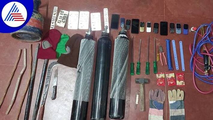 Notorious Sahib Ganj Gang Arrested for Plan to Jewelery Shop Robbery in Mangaluru grg Notorious Sahib Ganj Gang Arrested for Plan to Jewelery Shop Robbery in Mangaluru grg