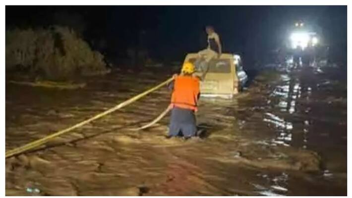 seven people rescued by civil defense in medina seven people rescued by civil defense in medina