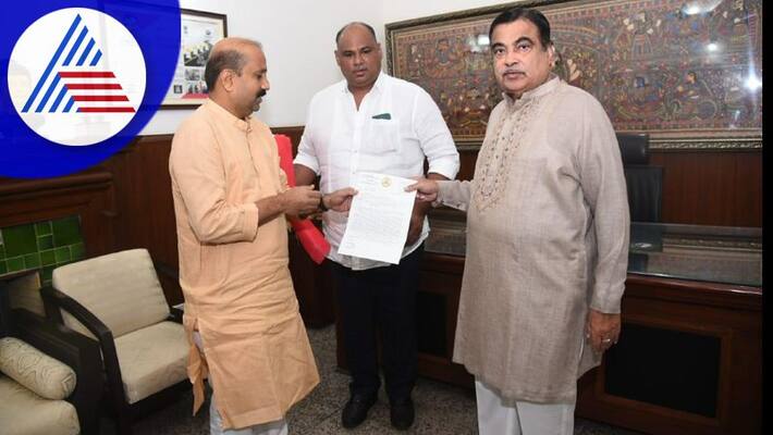Gadkari met MLA Raghupathi Bhatt to solve the Suratkal toll problem Gadkari met MLA Raghupathi Bhatt to solve the Suratkal toll problem