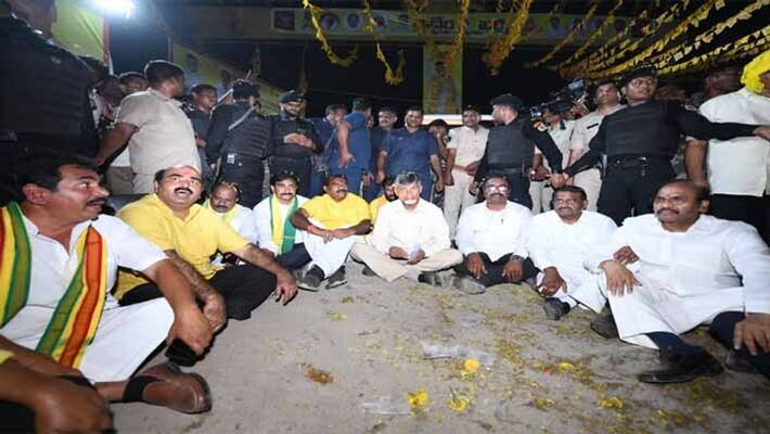 Chandrababunaidu Holds Protest near Polavaram Project Chandrababunaidu Holds Protest near Polavaram Project