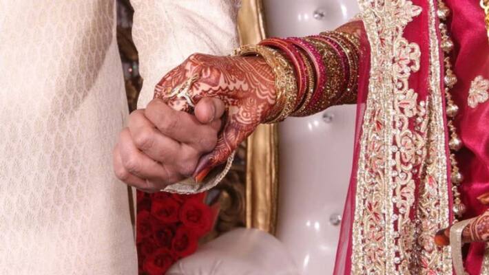 Selfie crazy, Newly married couple fell in 120 feet deep water valley, wedding postponed in kerala Selfie crazy, Newly married couple fell in 120 feet deep water valley, wedding postponed in kerala
