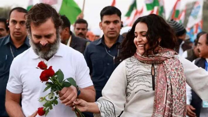 Actress Swara Bhasakr presented roses to Rahul Gandhi as part of Bharat Jodo Yatra Actress Swara Bhasakr presented roses to Rahul Gandhi as part of Bharat Jodo Yatra