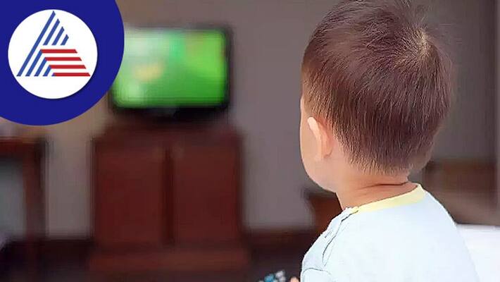 Chinese Couple Forced Their Child To Watch Tv Entire Night As A Punishment Chinese Couple Forced Their Child To Watch Tv Entire Night As A Punishment