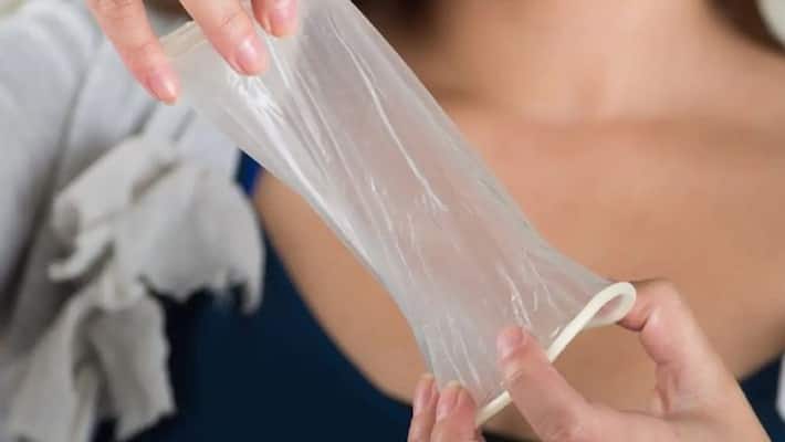 simple tips to use female condoms simple tips to use female condoms