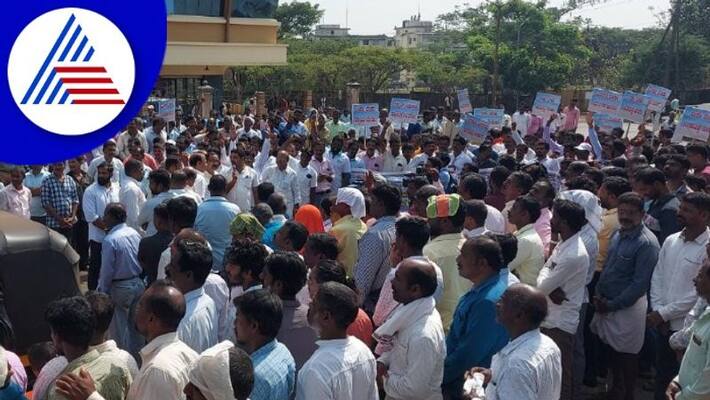 crash between two groups of fishermens in nagapattinam crash between two groups of fishermens in nagapattinam
