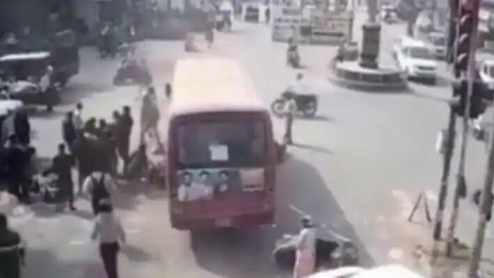 2 killed in bus collision after driver suffers heart attack 2 killed in bus collision after driver suffers heart attack