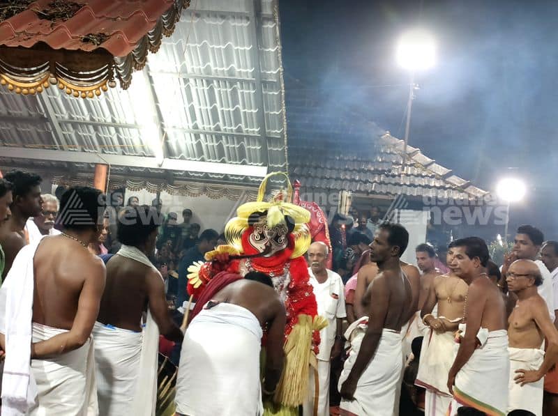 Interesting Story Of Pottan Theyyam And His War Against Social Evils 