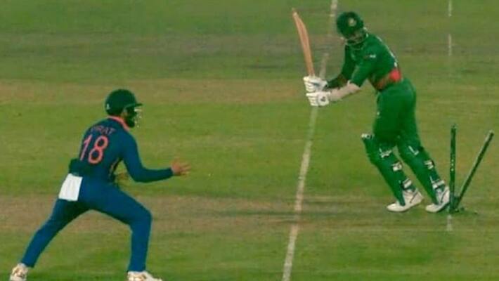 Virat Kohli fields at forward short leg position with helmet, Bangla batter goes down with Virat Kohli fields at forward short leg position with helmet, Bangla batter goes down with
